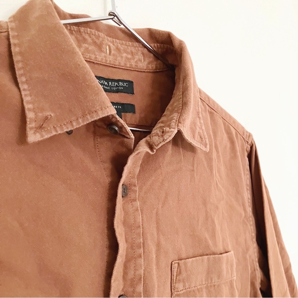 Banana Republic • Organic Cotton Button Down in Burnt Orange - Picture 4 of 10